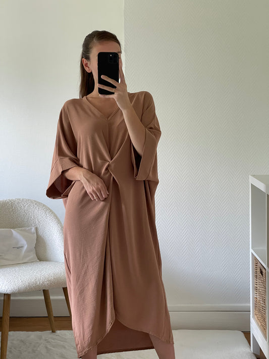 Robe longue beige torsadée